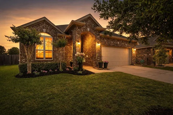 $315,000 | 19055 Minero Lane, Montgomery, TX 77356