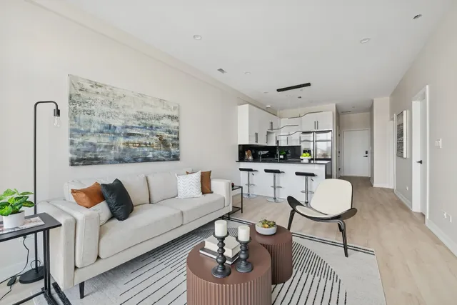 $460,000 | 1355 North Western Avenue, Unit 2A, Chicago, IL 60622