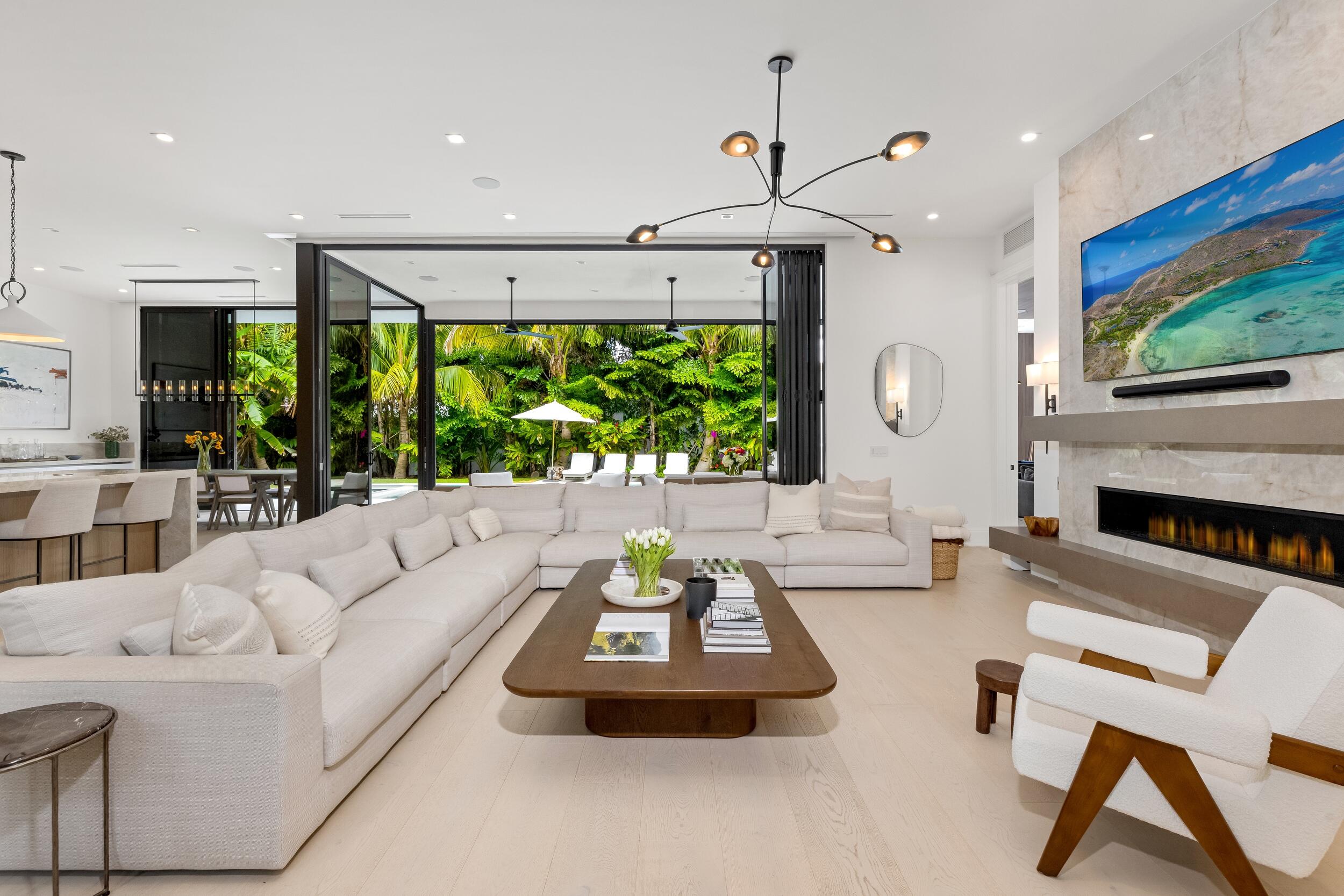 735 Fern Drive Boca Raton, FL 33432 - Photo 9 of 83 Living Area 1