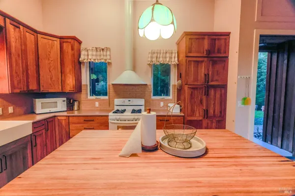 $2,199,000 | 19801 Kelly Road, Geyserville, CA 95441