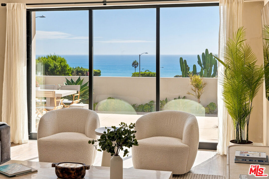 20345 Seaboard Road Malibu, CA 90265 - Photo 6 of 31 Gallery Image 6