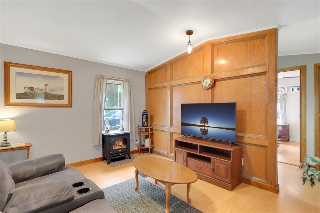 2 Wendy Way Merrimac, MA 01860 - Photo 5 of 23
