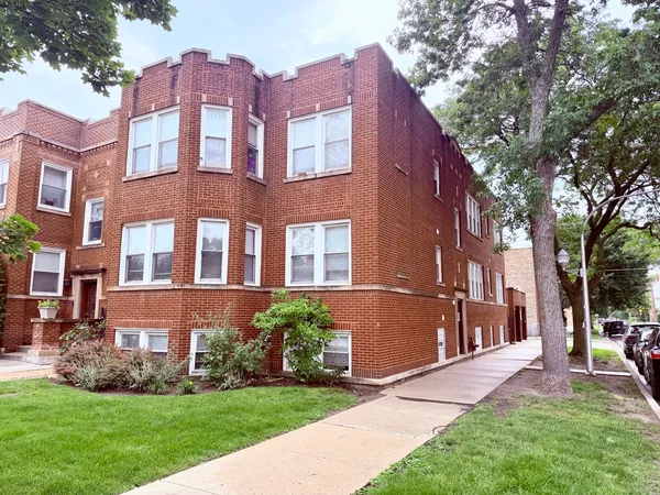$1,199,000 | 3758 North Sawyer Avenue, Chicago, IL 60618