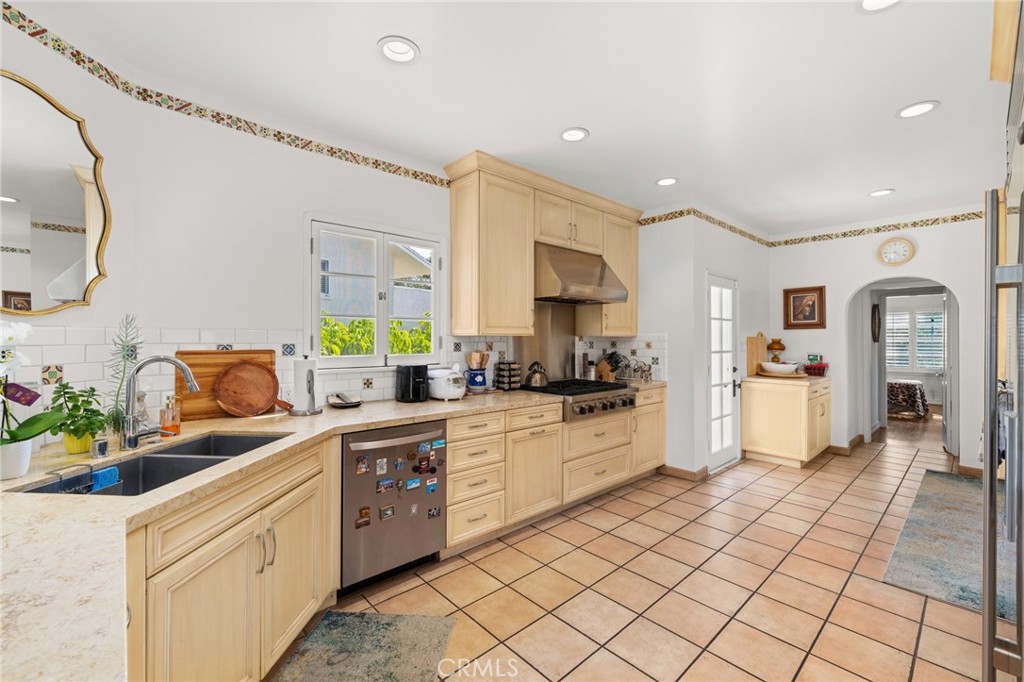 2775 Motor Avenue Los Angeles, CA 90064 - Photo 17 of 55