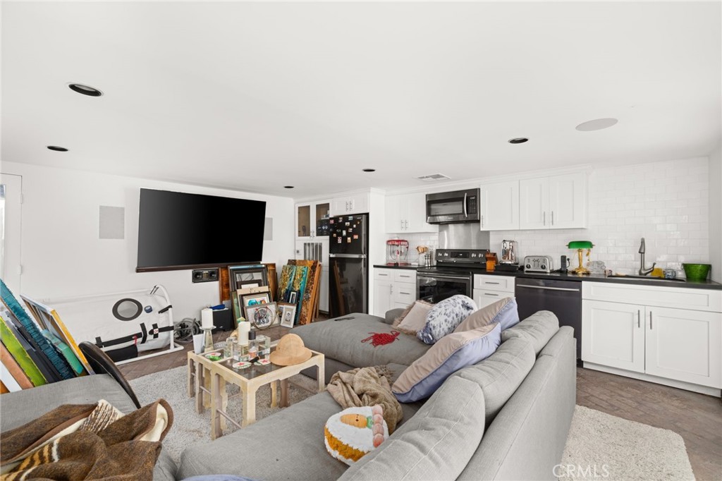 2775 Motor Avenue Los Angeles, CA 90064 - Photo 40 of 55