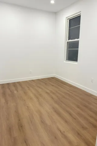 $2,700 | 42 New Street, Unit 2, Jersey City, NJ 07305