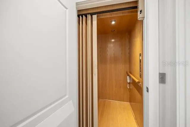 $8,950 | 527 56th Street, Holmes Beach, FL 34217