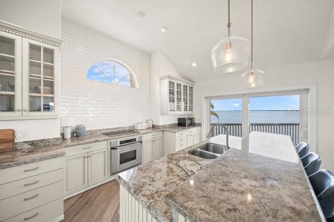 527 56th Street Holmes Beach, FL 34217 - Photo 15 of 61