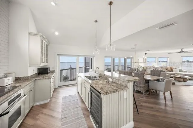 $8,950 | 527 56th Street, Holmes Beach, FL 34217