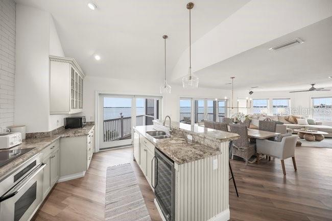 527 56th Street Holmes Beach, FL 34217 - Photo 16 of 61