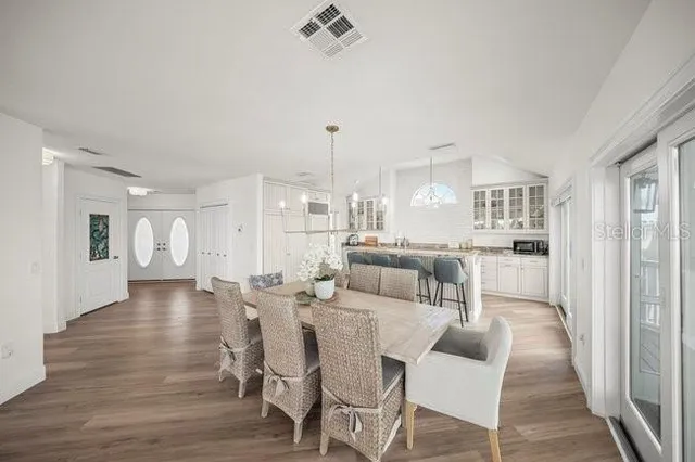 $8,950 | 527 56th Street, Holmes Beach, FL 34217