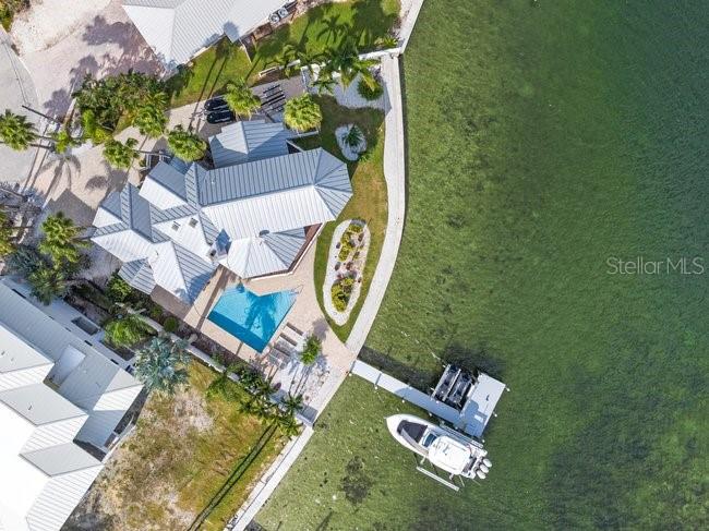 527 56th Street Holmes Beach, FL 34217 - Photo 2 of 61