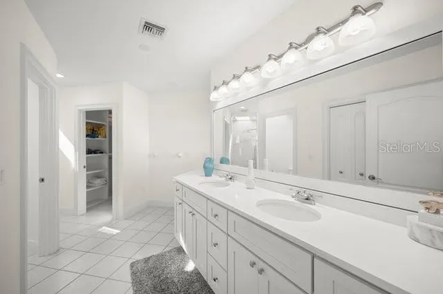 $8,950 | 527 56th Street, Holmes Beach, FL 34217