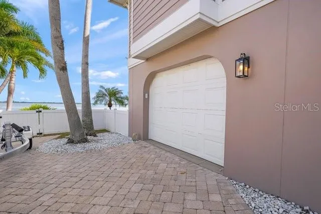 $8,950 | 527 56th Street, Holmes Beach, FL 34217