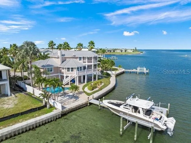 $8,950 | 527 56th Street, Holmes Beach, FL 34217