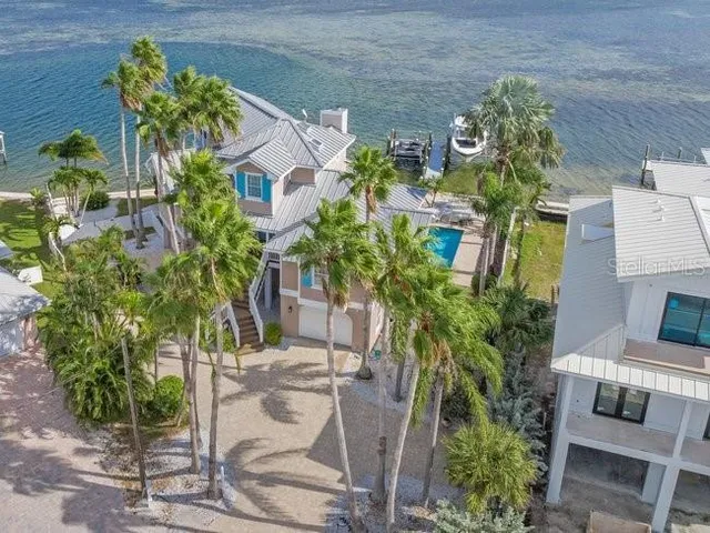 $8,950 | 527 56th Street, Holmes Beach, FL 34217