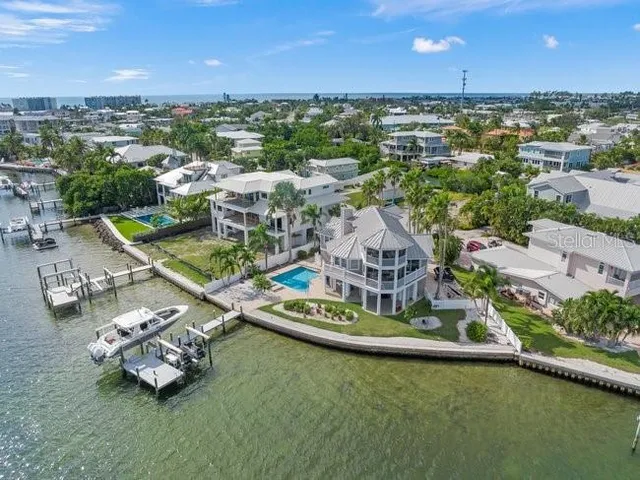 $8,950 | 527 56th Street, Holmes Beach, FL 34217