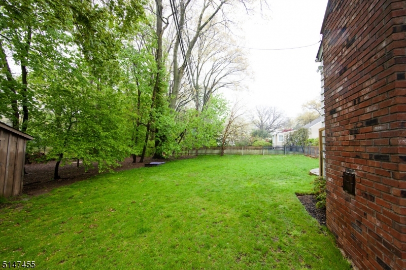 30 Chestnut Hill Place Glen Ridge, NJ 07028 - Photo 13 of 14