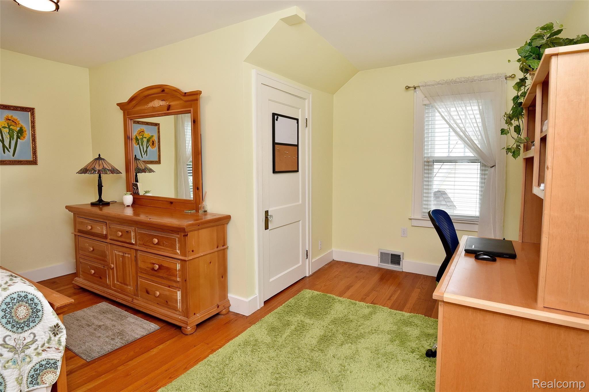 817 Lockwood Road Royal Oak, MI 48067 - Photo 28 of 44 817 Lockwood_28.JPG