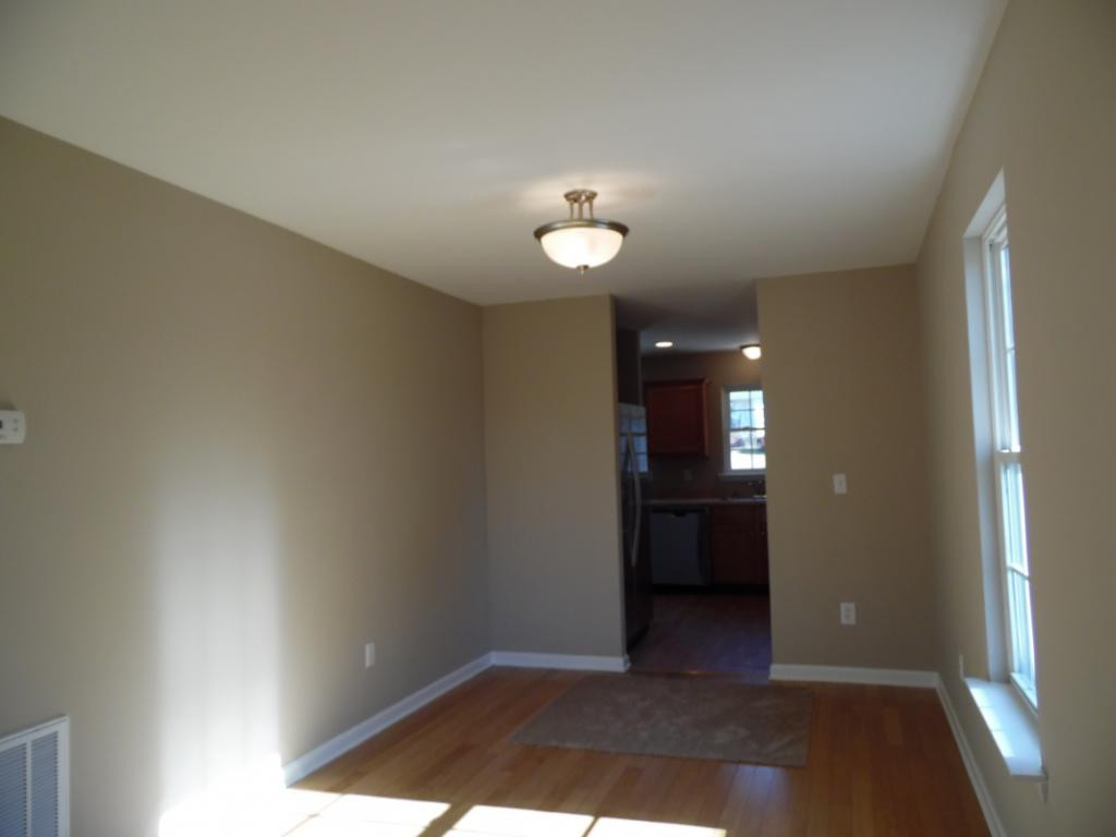 2216 Sherwood Road Kingsport, TN 37664 - Photo 5 of 33 Dining Room