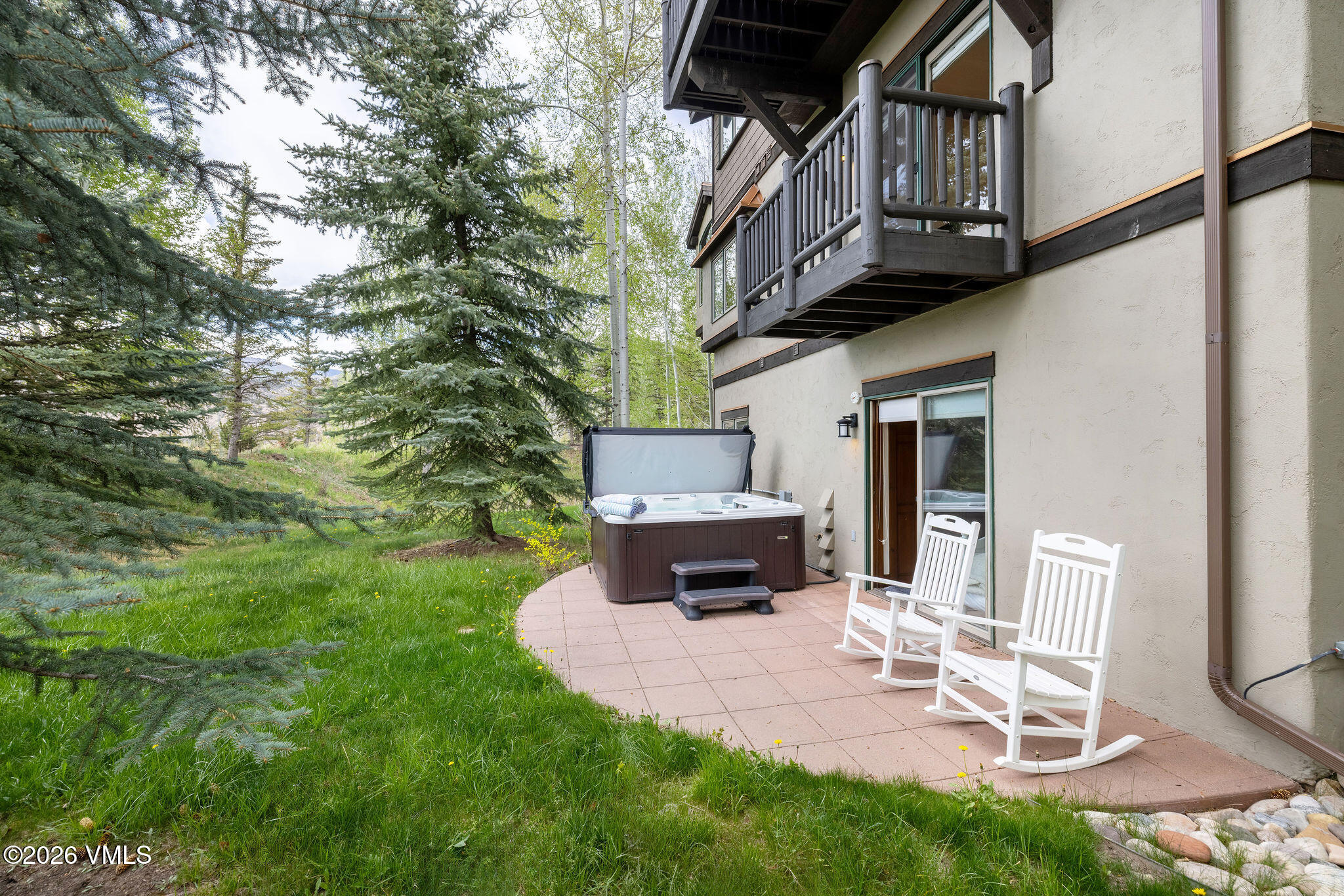 37 Knudson Ranch Road Edwards, CO 81632 - Photo 20 of 25 2605_37_knudson_ranch_rd_exterior_hottub