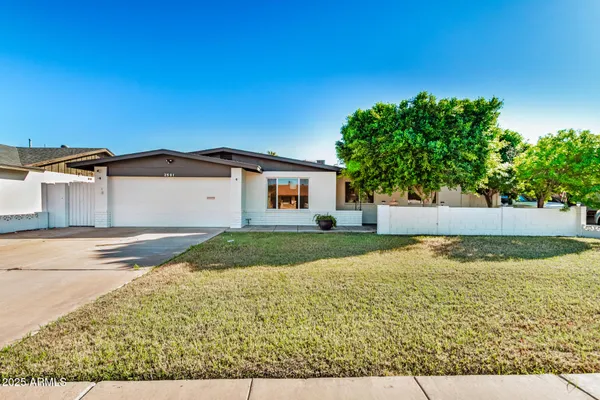 $515,000 | 2501 East Pebble Beach Drive, Tempe, AZ 85282