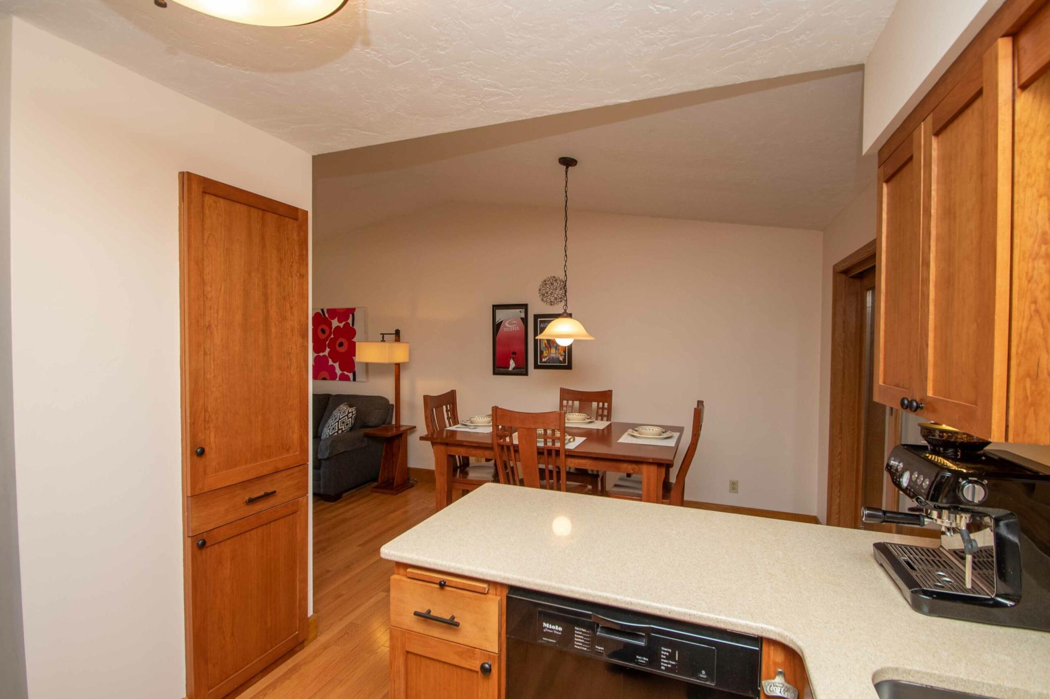 4675 Beacon Hill Road Eagan, MN 55122 - Photo 14 of 38 Gallery Image 14