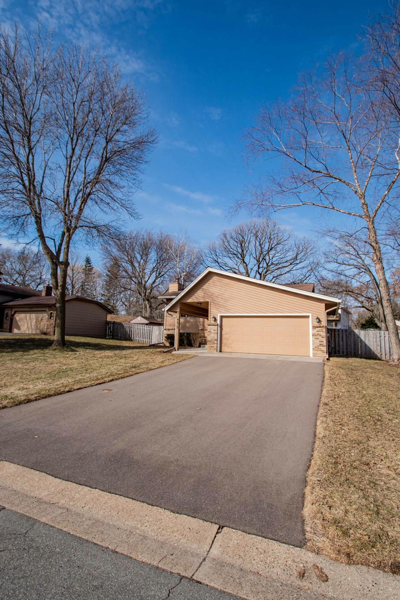 4675 Beacon Hill Road Eagan, MN 55122 - Photo 4 of 38 Gallery Image 4
