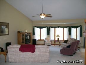 525 Fraase Road New Berlin, IL 62670 - Photo 4 of 9 Gallery Image 4