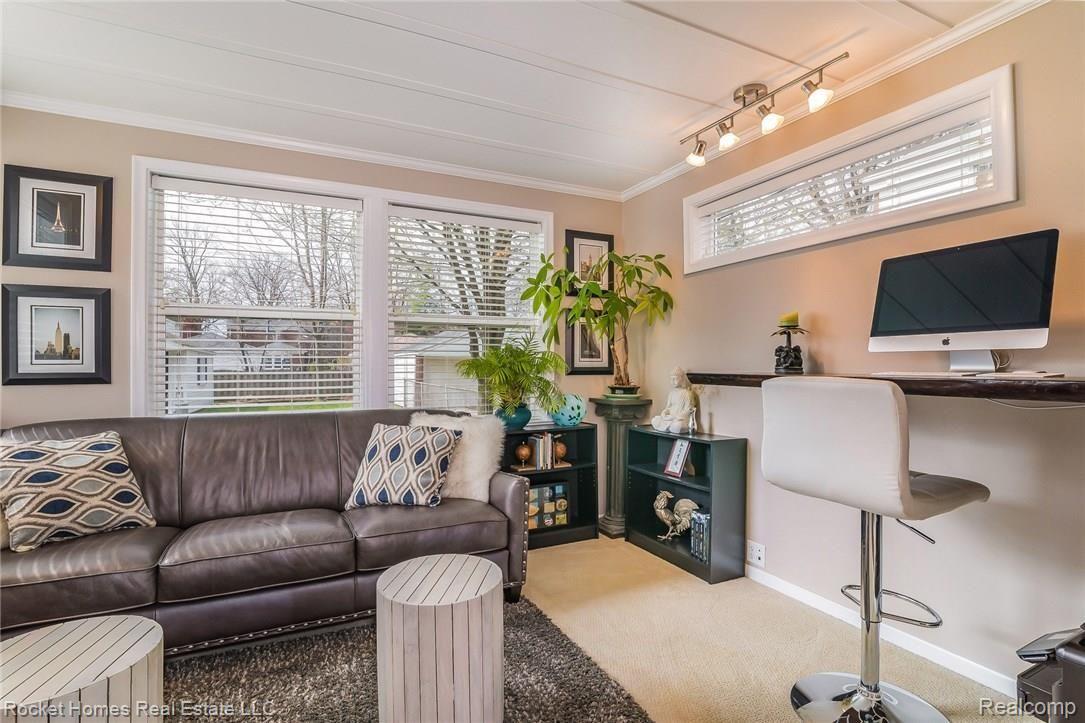 1941 Littlestone Road Grosse Pointe, MI 48236 - Photo 9 of 26 015-Office-4001008-medium.jpg
