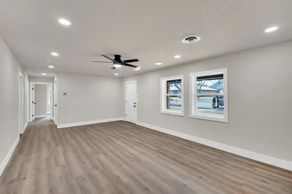 $325,000 | 203 West Avenue K, Midlothian, TX 76065