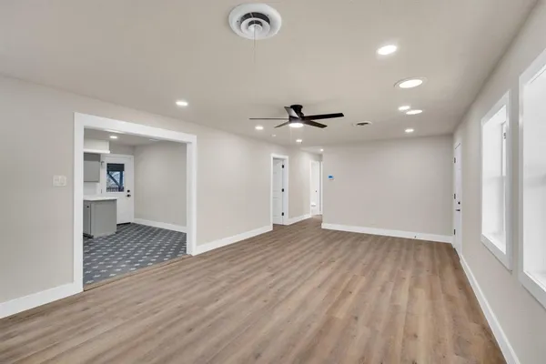 $325,000 | 203 West Avenue K, Midlothian, TX 76065