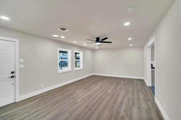 $325,000 | 203 West Avenue K, Midlothian, TX 76065