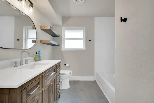 $325,000 | 203 West Avenue K, Midlothian, TX 76065