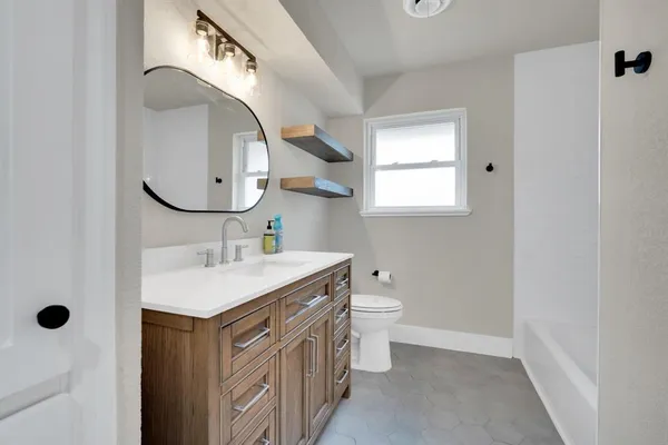 $325,000 | 203 West Avenue K, Midlothian, TX 76065