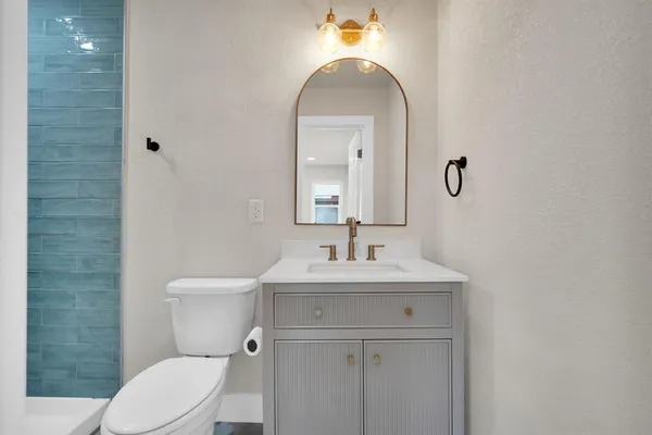 $325,000 | 203 West Avenue K, Midlothian, TX 76065