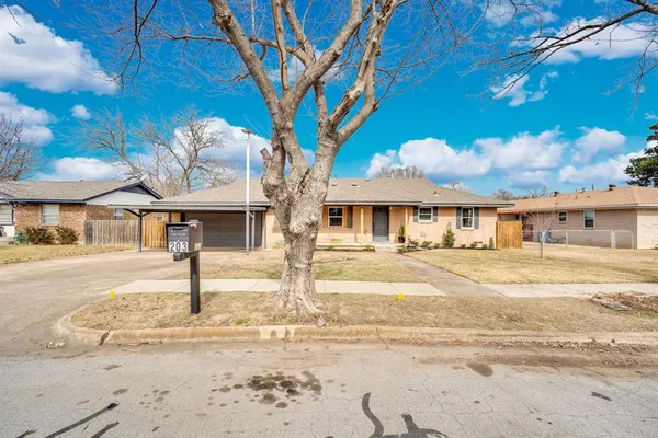 $325,000 | 203 West Avenue K, Midlothian, TX 76065