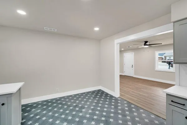 $325,000 | 203 West Avenue K, Midlothian, TX 76065