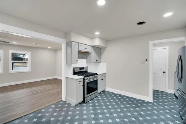 $325,000 | 203 West Avenue K, Midlothian, TX 76065