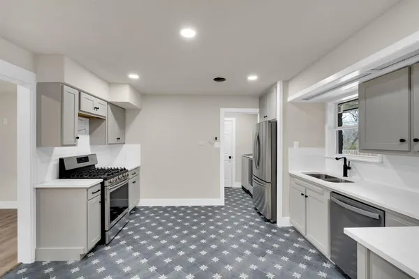 $325,000 | 203 West Avenue K, Midlothian, TX 76065