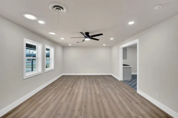 $325,000 | 203 West Avenue K, Midlothian, TX 76065