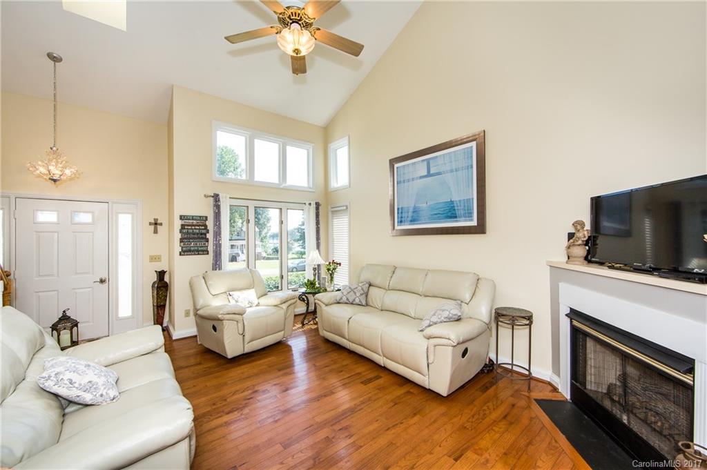 143 Surfside Road, Unit 75 Mooresville, NC 28117 - Photo 3 of 24 Gallery Image 3