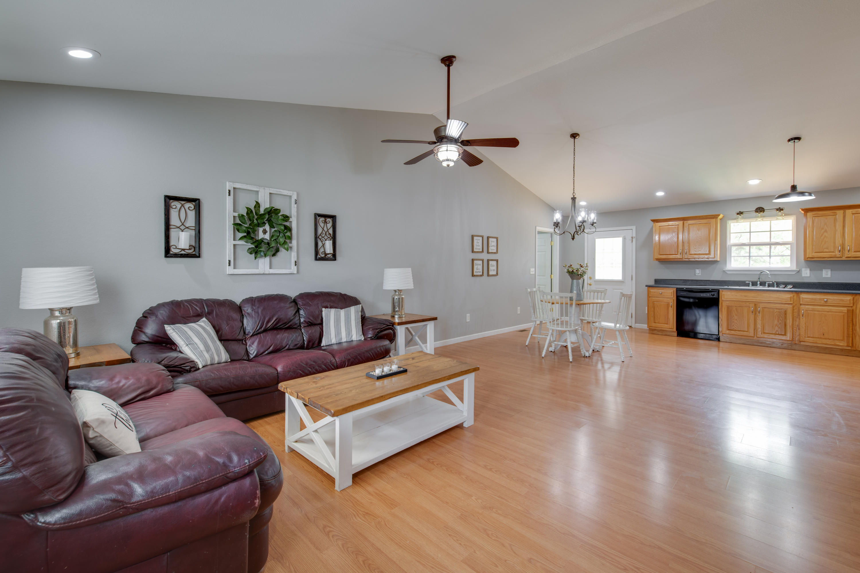 142 Pine Ridge Drive Dayton, TN 37321 - Photo 5 of 30 D85_2316
