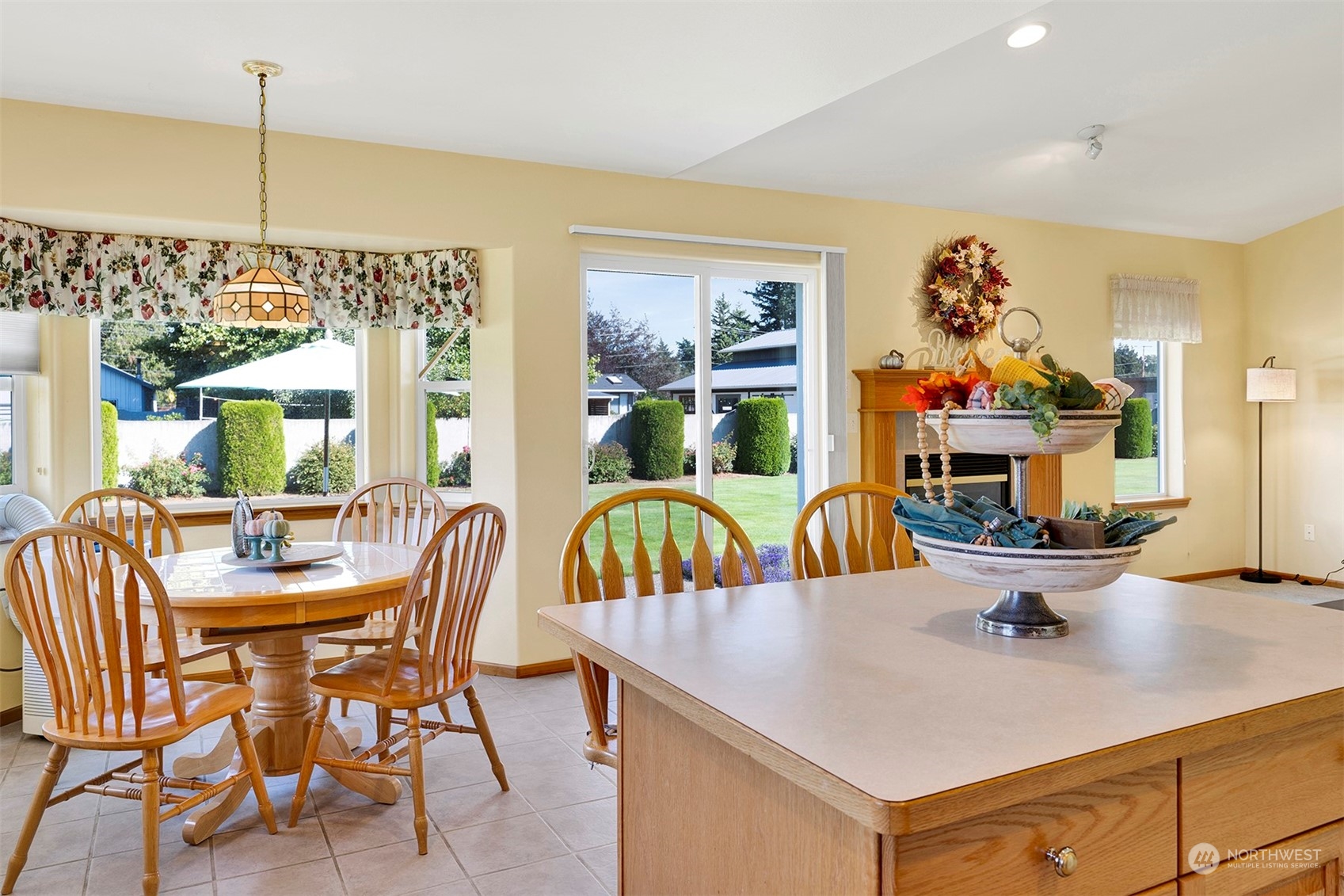 343 West Pole Road Lynden, WA 98264 - Photo 11 of 40 a view of a dining room with furniture and chandelier
