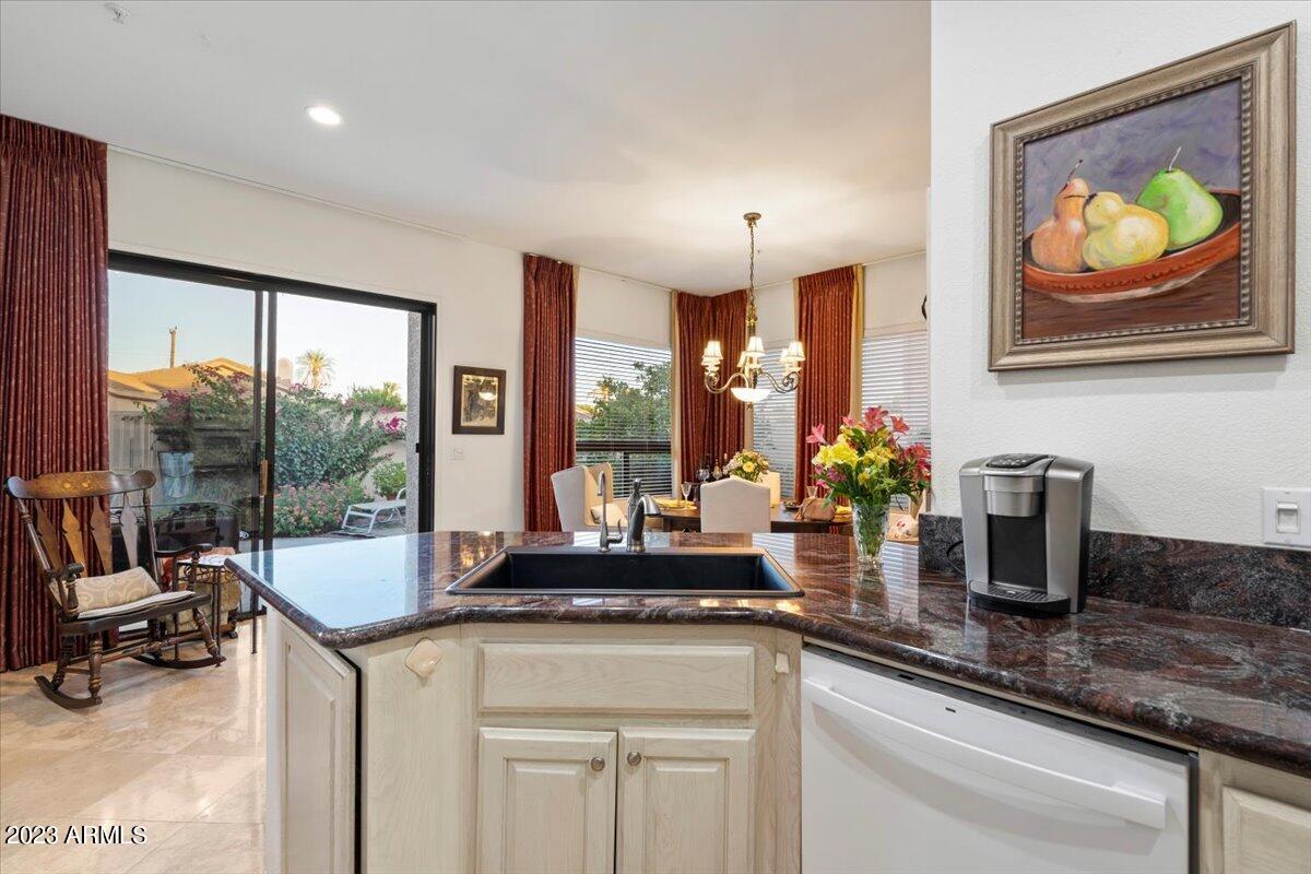 8100 East Camelback Road, Unit 101 Scottsdale, AZ 85251 - Photo 15 of 43 15-Kitchen