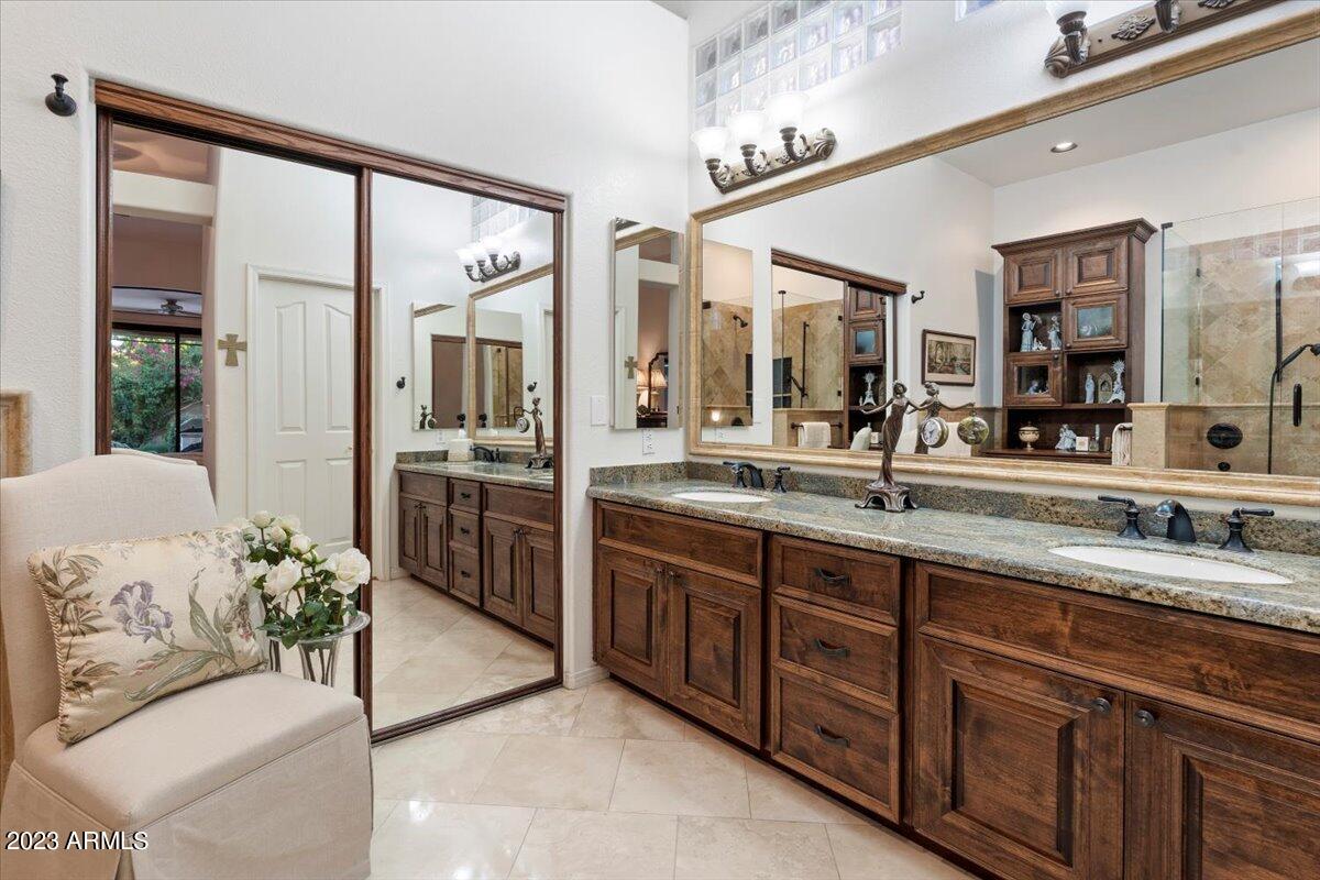 8100 East Camelback Road, Unit 101 Scottsdale, AZ 85251 - Photo 23 of 43 23-Primary Bathroom