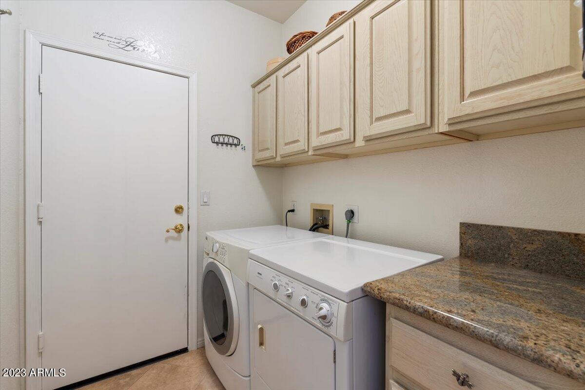 8100 East Camelback Road, Unit 101 Scottsdale, AZ 85251 - Photo 29 of 43 29-Laundry