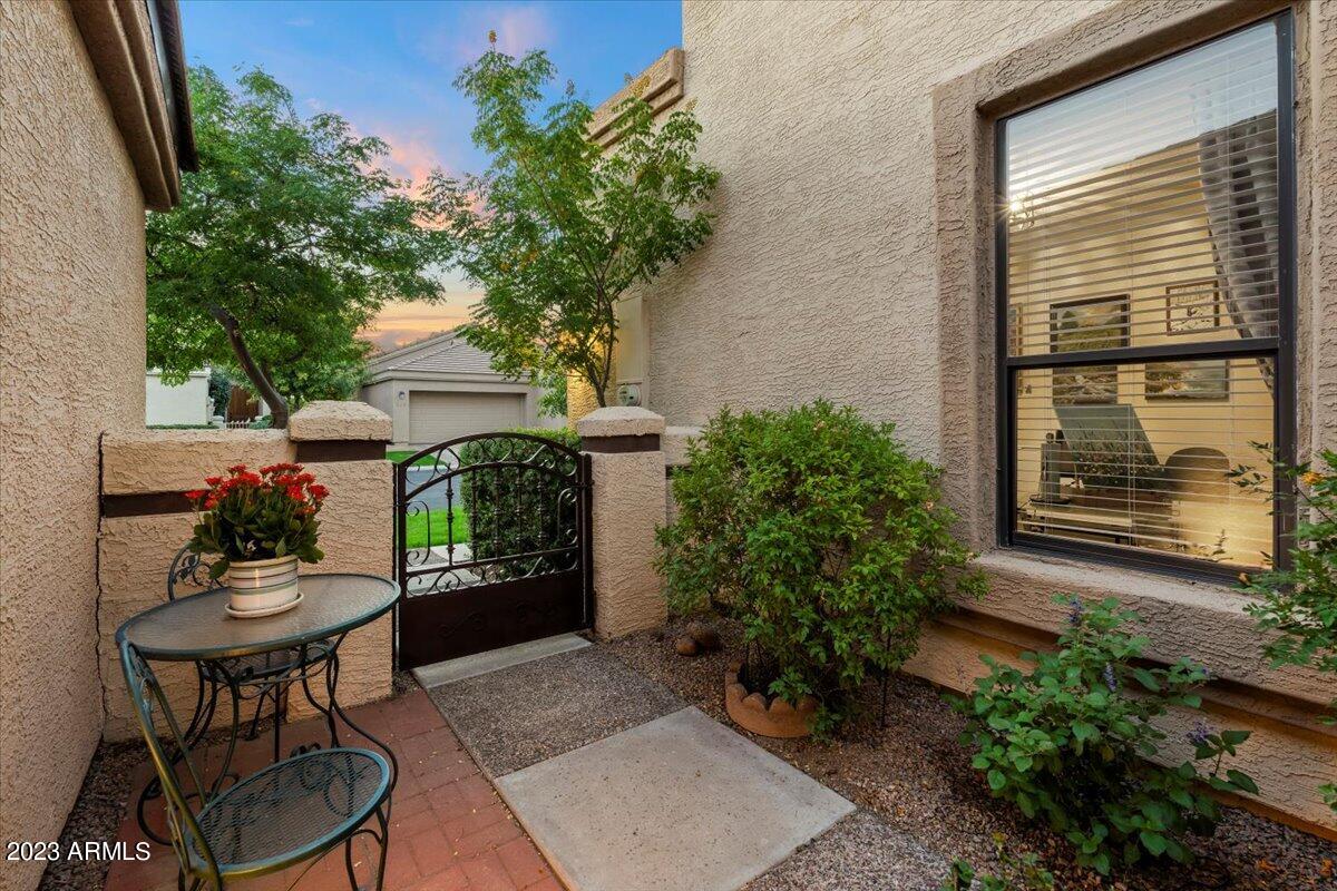8100 East Camelback Road, Unit 101 Scottsdale, AZ 85251 - Photo 3 of 43 03-Courtyard
