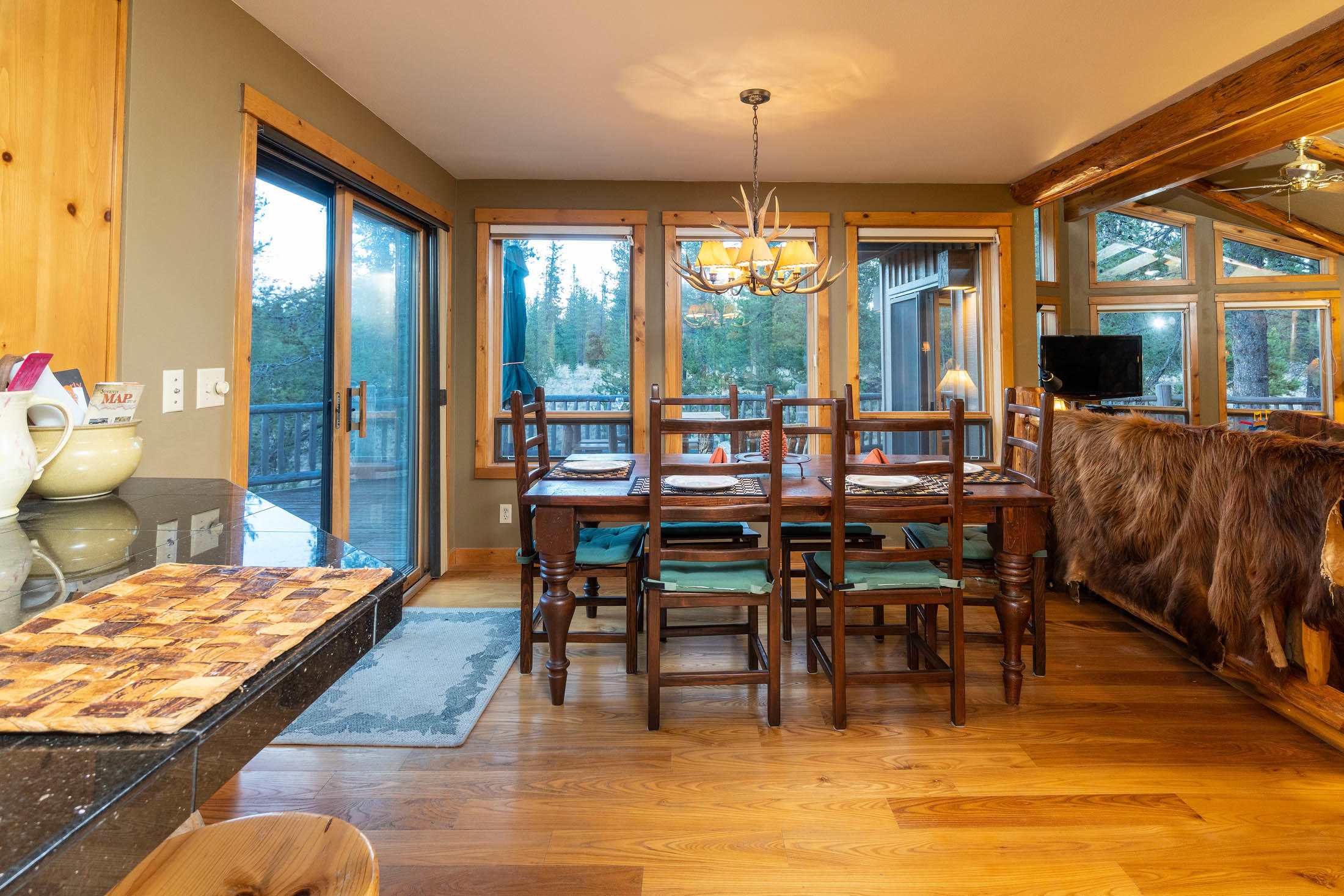 27 Oregon Loop Sunriver, OR 97707 - Photo 13 of 32 27 Oregon Loop_0048 copy