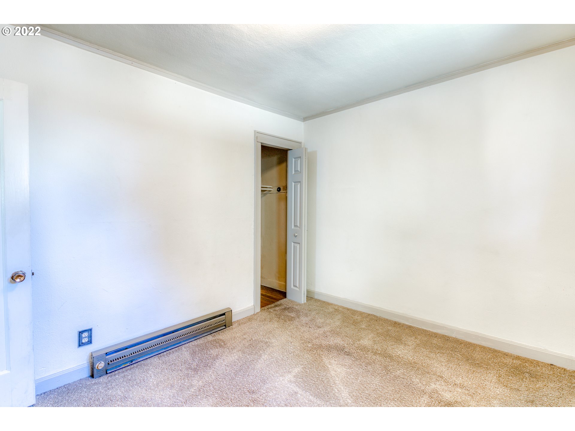 924 Chambers Street Eugene, OR 97402 - Photo 21 of 27 a view of an empty room